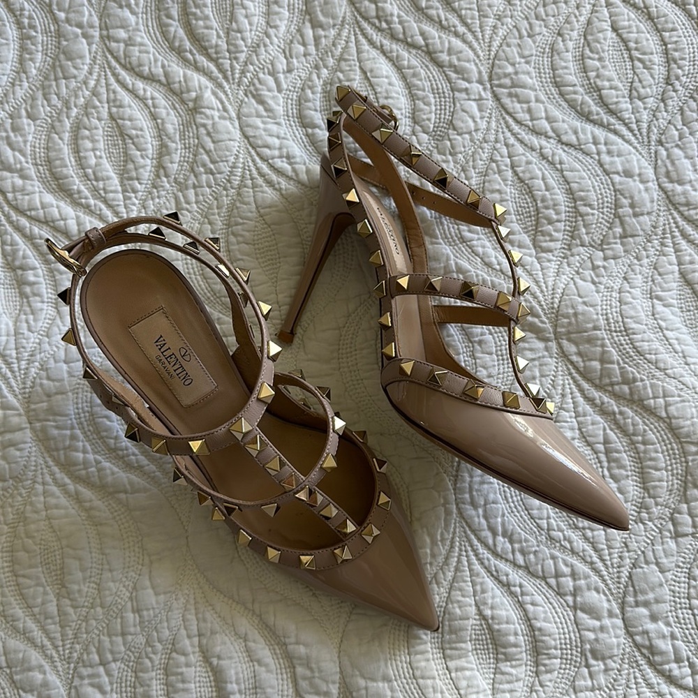 VALENTINO Rockstud 100MM Poudre Beige Slingback Heel Pumps